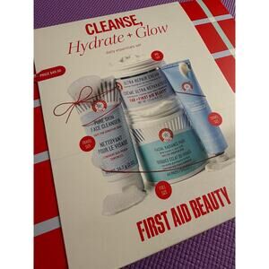 first aid beauty daily essentials set 4 pc NEW ultra repair cream radiance pads
